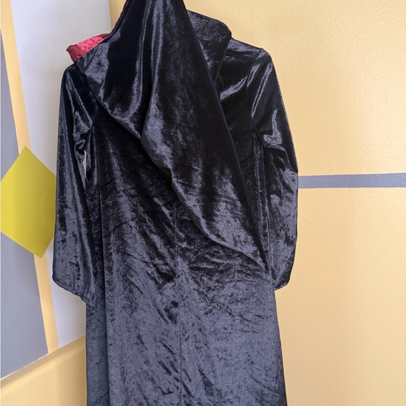 Harry Potter Kids Wizard Costume Robe - Black and Red Size 7/8 - Picture 3 of 6